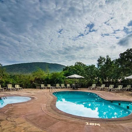 Sentrim Mara Lodge Ololaimutiek Ngoại thất bức ảnh