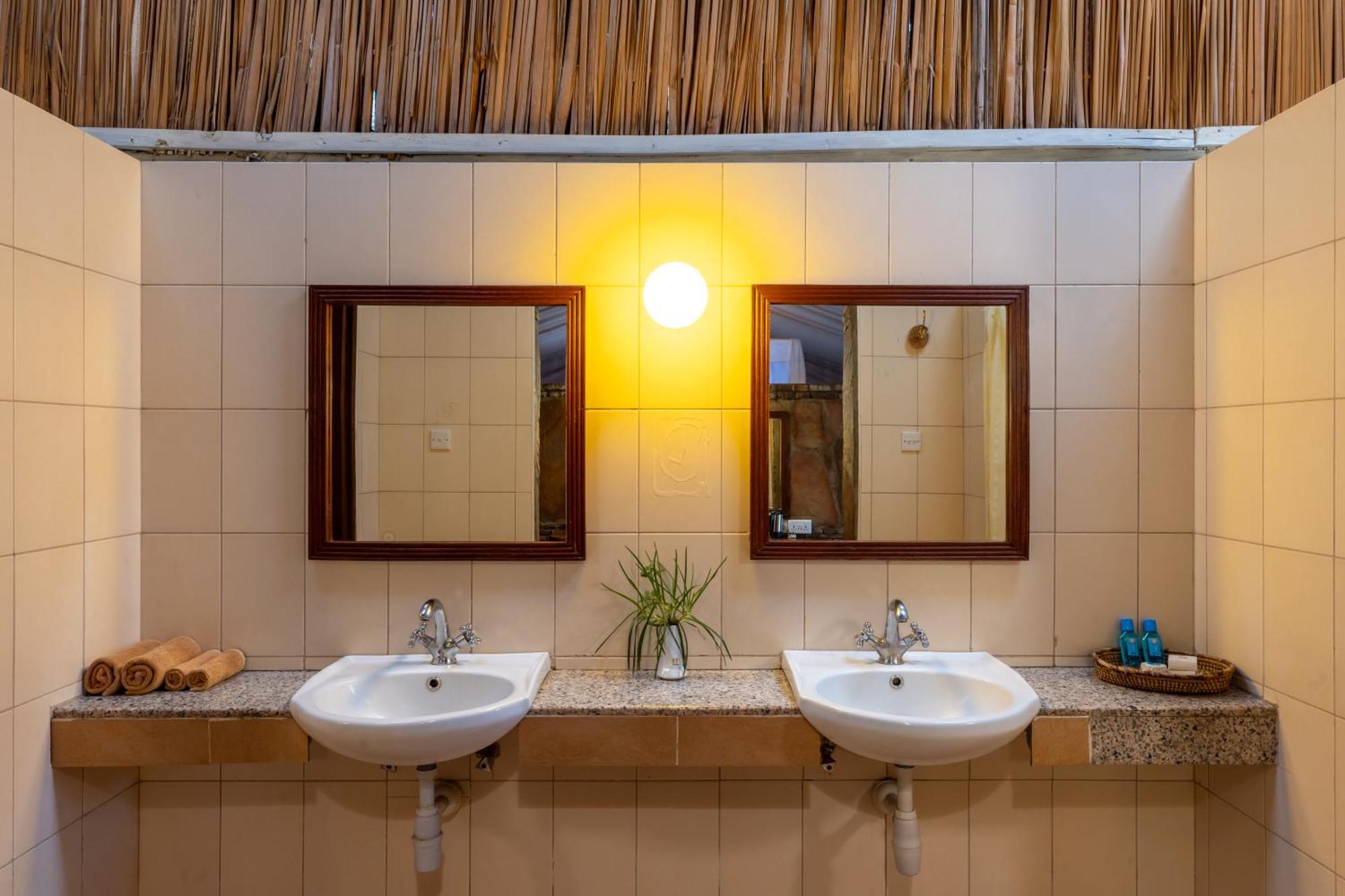 Sentrim Mara Lodge Ololaimutiek Ngoại thất bức ảnh