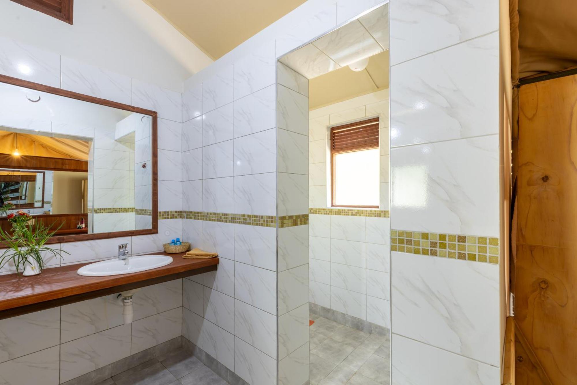 Sentrim Mara Lodge Ololaimutiek Ngoại thất bức ảnh